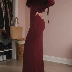 Elegant Burgundy Maxi Dress